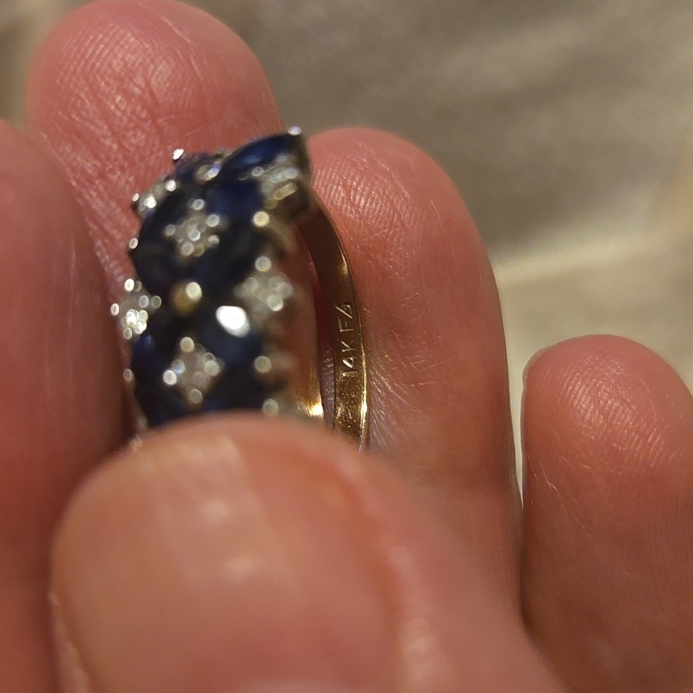 One-of-a-Kind Diamond & Sapphire Ring – A Story of Transformation! - Picture 5 of 5